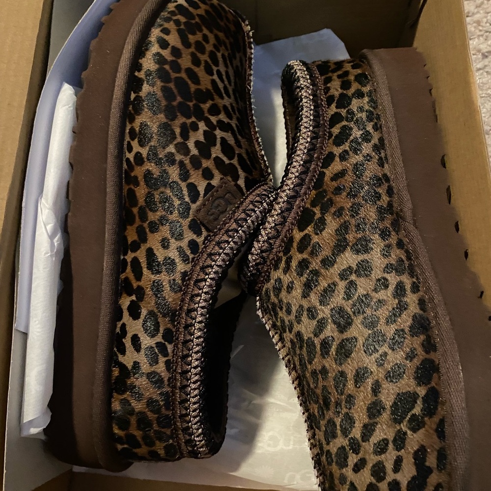 UGG Tasman Caspian Calf Hair Sz. 9 - Picture 6 of 12